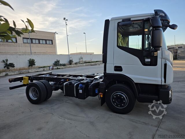 Truck chassis Iveco 120EL25P
