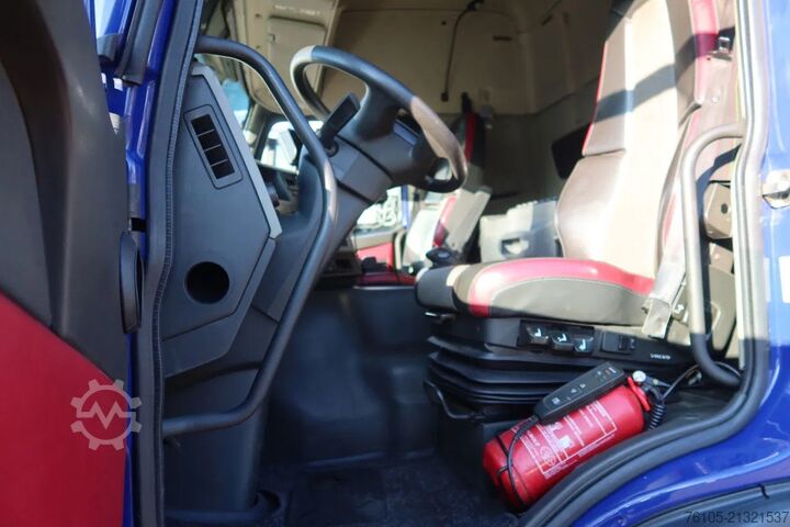 Box body Volvo FM 420 6x2 Bak + Dhollandia klep 1500 kg + Aanh...