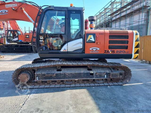 Crawler excavator Hitachi ZX220LC (Abu Dhabi)
