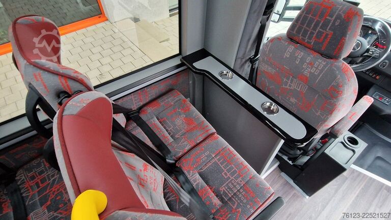 Kleinbus MERCEDES-BENZ 30 Sitzer Schul- Transferbus 519 Vorlauffahrzeug