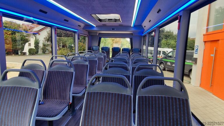 Kleinbus MERCEDES-BENZ 30 Sitzer Schul- Transferbus 519 Vorlauffahrzeug
