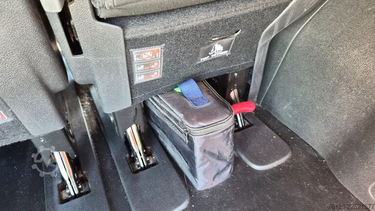 Kleinbus Citroën SpaceTourer Opel Zafira Plus M 9 Sitzer
