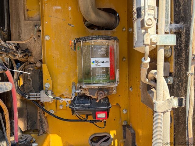 Chain excavator Caterpillar 323FL Kettenbagger OQ70/75 vollhydr.