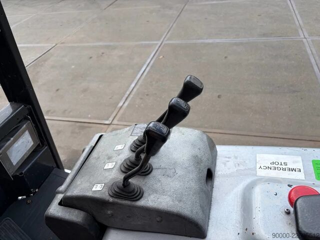 Forklift Nissan GQ02 L 30 CU