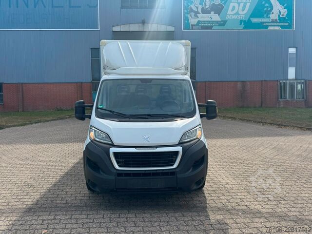Transporter mit Koffer PEUGEOT Boxer Koffer mit Ladebordwand