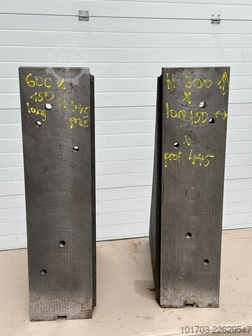 Paar Stahl-Winkelplatten Paire d'équerres en acier 600 x 445 x 150 mm