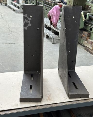 Paar Stahl-Winkelplatten Paire d'équerres en acier 600 x 445 x 150 mm