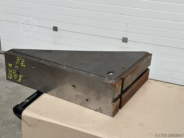 Paar Stahl-Winkelplatten Paire d'équerres en acier 600 x 445 x 150 mm