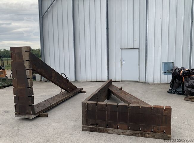 Paar Gusseisen-Winkelplatten Equerres de bridage en fonte 4000 x 2000 x 575 mm