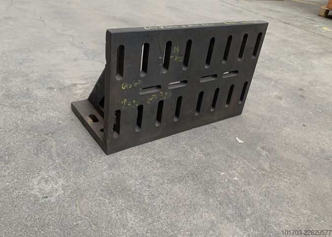 Gusseisenwinkel Equerre en fonte 640 x 400 x 320 mm