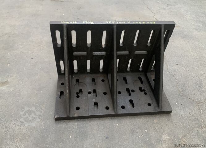 Gusseisenwinkel Equerre en fonte 640 x 400 x 320 mm