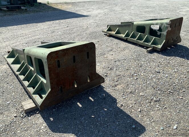 Paar Gusseisen-Winkelplatten Paire d'équerres en fonte 2075 x 1000 x 700 mm