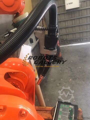 IRB 2400L with Fronius power supply ABB IRB 2400L con fuente de energía Fronius
