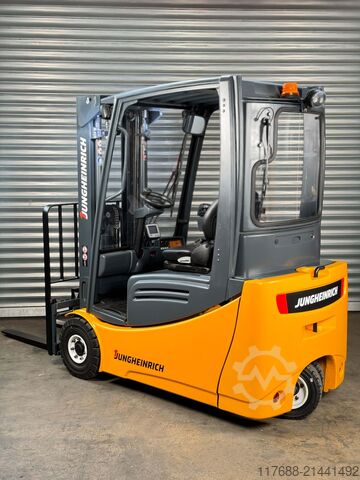 Electric 3-wheeler Jungheinrich EFG 218k - nur 3562 Std - Service Neu Batterie 90%