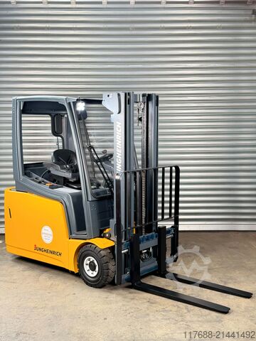 Electric 3-wheeler Jungheinrich EFG 218k - nur 3562 Std - Service Neu Batterie 90%