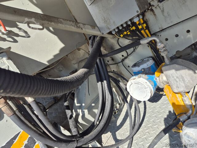 Superstructure with concrete pump Amv 7450D - Shotcrete Robot