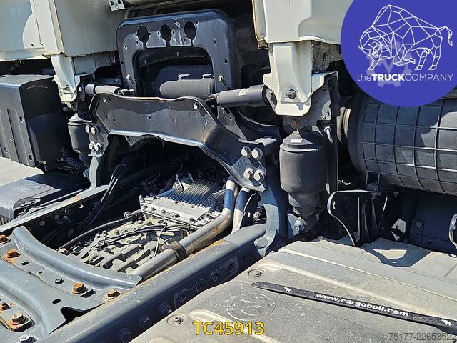 Chassis with cab DAF XF 440