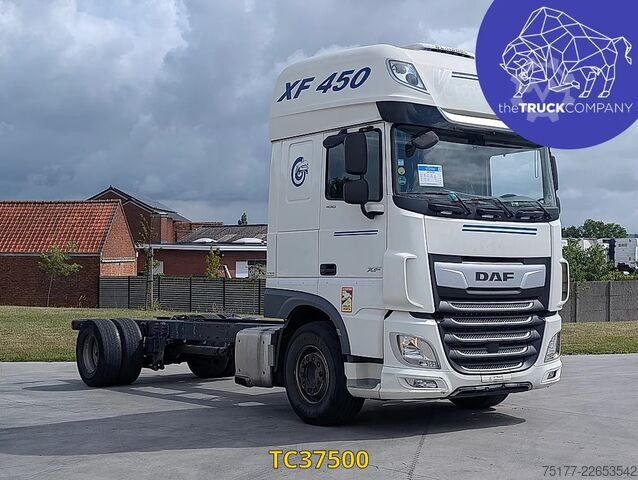 Chassis with cab DAF XF 450