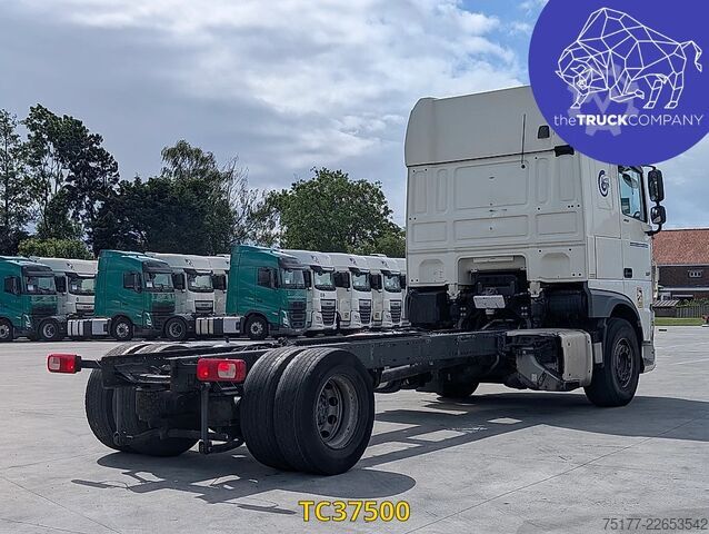 Chassis with cab DAF XF 450
