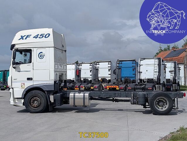 Chassis with cab DAF XF 450