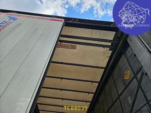 Sliding tarpaulins Schmitz Cargobull 