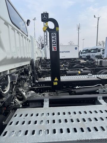 Roll-off tipper Fuso Canter 7C18 Abrollkipper - 59.990 Euro