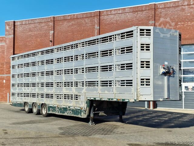 Cattle transport Pezzaioli 5 deck livestock trailer - Water & Ventilation ...