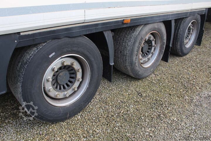 Reefer semitrailer Krone semirimorchio frigorifero mega usato