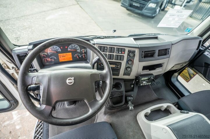 Refrigerated/freezer transport VOLVO FLH 290 +CARRIER