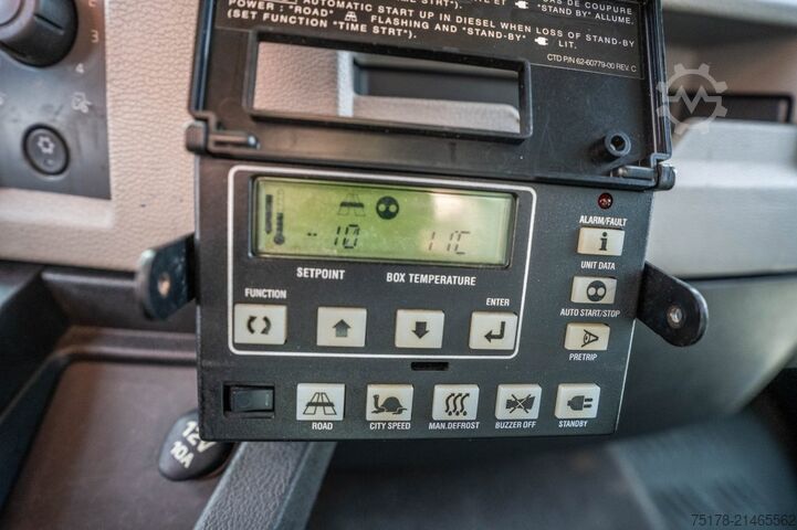 Refrigerated/freezer transport VOLVO FLH 290 +CARRIER