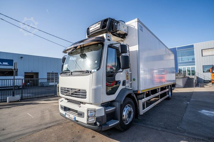 Refrigerated/freezer transport VOLVO FLH 290 +CARRIER