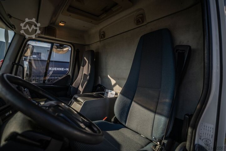 Refrigerated/freezer transport VOLVO FLH 290 +CARRIER