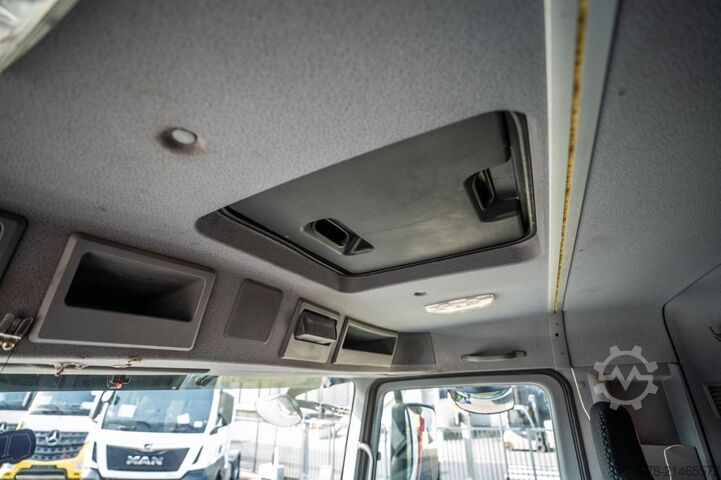 Tipper MERCEDES ACTROS 3241 K-MP3