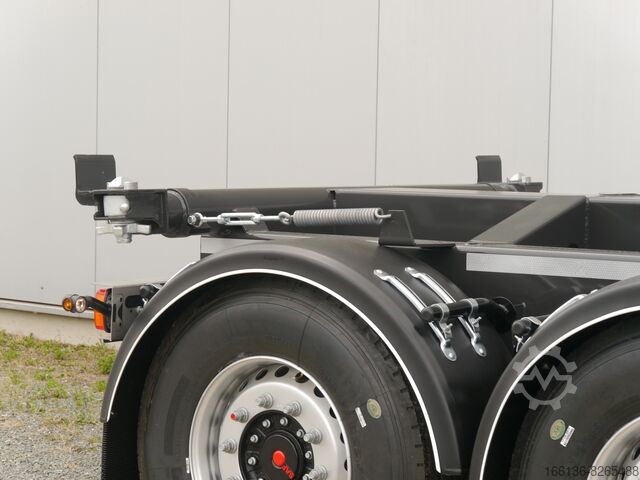 Semi-trailer containerchassis Fliegl SDS 380 Kippchassis für 1x 20