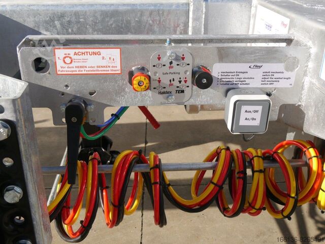Semi-trailer containerchassis Fliegl SDS 380 Containerchassis Vario V1