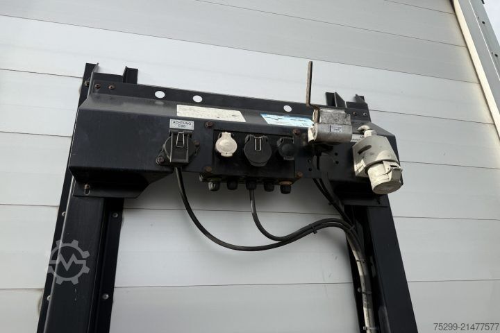 Open semitrailer with tarp Schwarzmüller SPA2/E Brücke mit Verdeck / Swiss-Vehicle