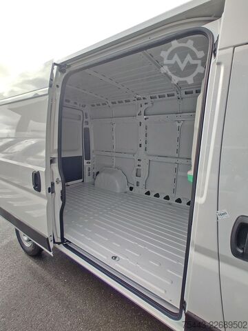 High-roof van Fiat Ducato F5247 L2H2 3,5T Diesel 140pk Automaat