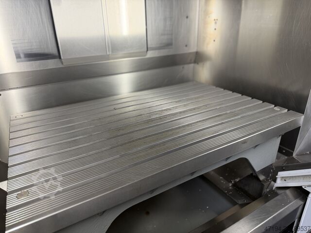 Vertical machining center HERMLE C400 V