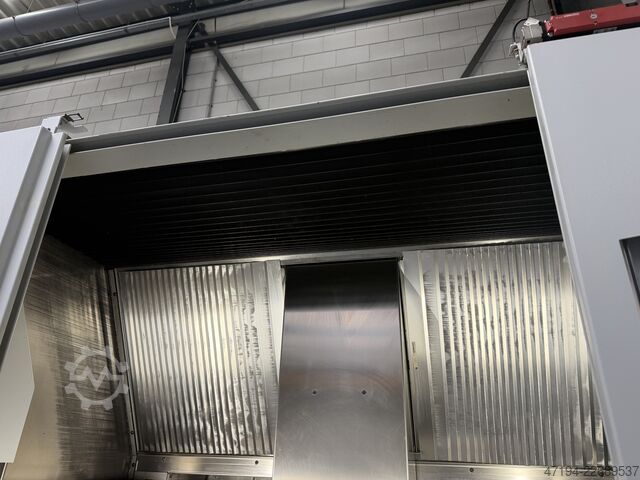 Vertical machining center HERMLE C400 V