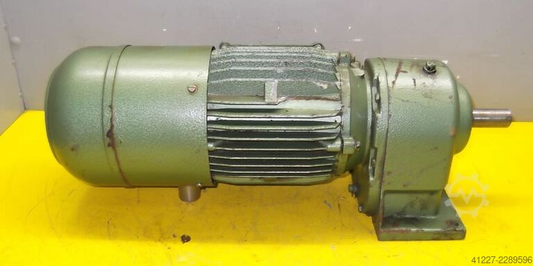 Gear motor 0.55 kW 121 rpm Nord SK20-90L/4 RST37