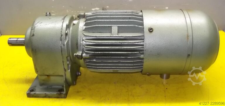 Gear motor 0.55 kW 121 rpm Nord SK20-90L/4 RST37