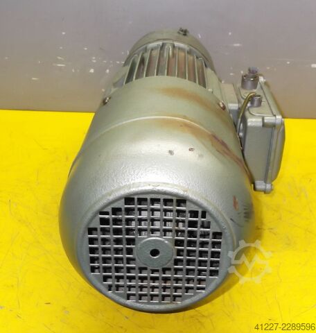 Gear motor 0.55 kW 121 rpm Nord SK20-90L/4 RST37