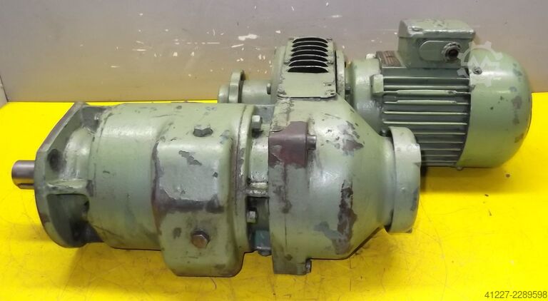 Adjustable gear motor 0.55 kW 4.4-26 rpm SEW-EURODRIVE RF53VD80N-6RK1