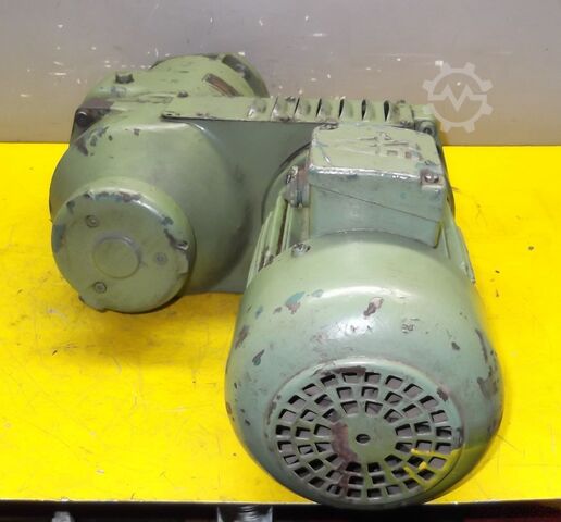 Adjustable gear motor 0.55 kW 4.4-26 rpm SEW-EURODRIVE RF53VD80N-6RK1