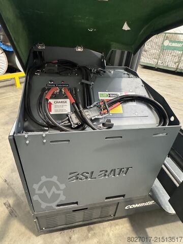 Vierwege Elektro-Gabelstapler Combilift C3000ET