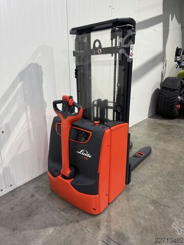 High Lift stacker Linde L 14 i Triplex