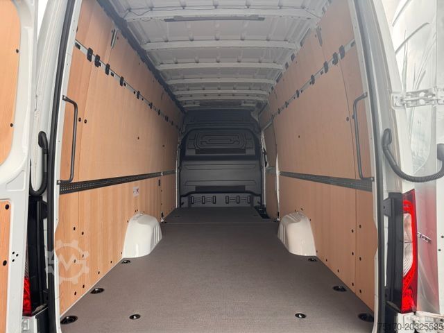 High top van MERCEDES-BENZ Sprinter 319 CDI Extralang DISTRONIC Kamera LED