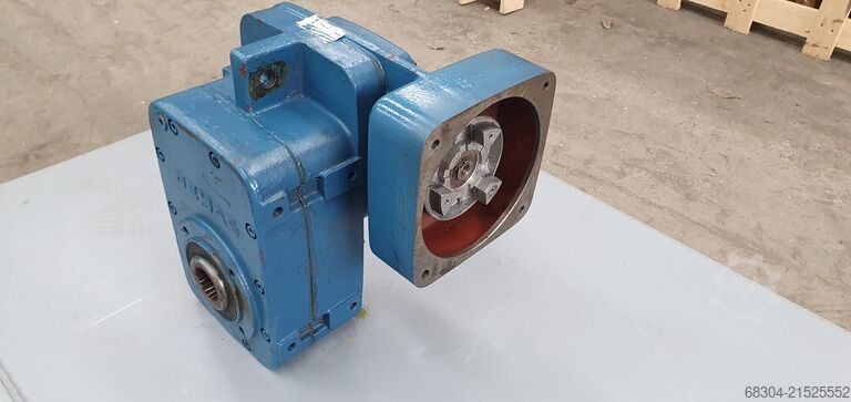 DEMAG gearboxes / crane gearboxes - 10 units DEMAG DEMAG Getriebe / Krangetriebe - 10 St.