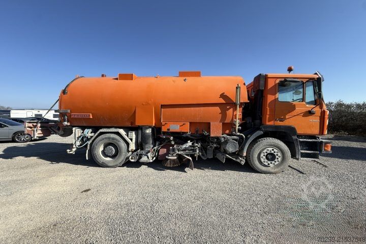Sweeper truck MAN 19.364 FLC 4x2 Kehrmaschine Hecksauger