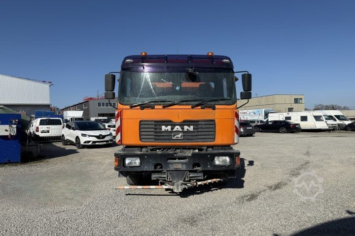Sweeper truck MAN 19.364 FLC 4x2 Kehrmaschine Hecksauger